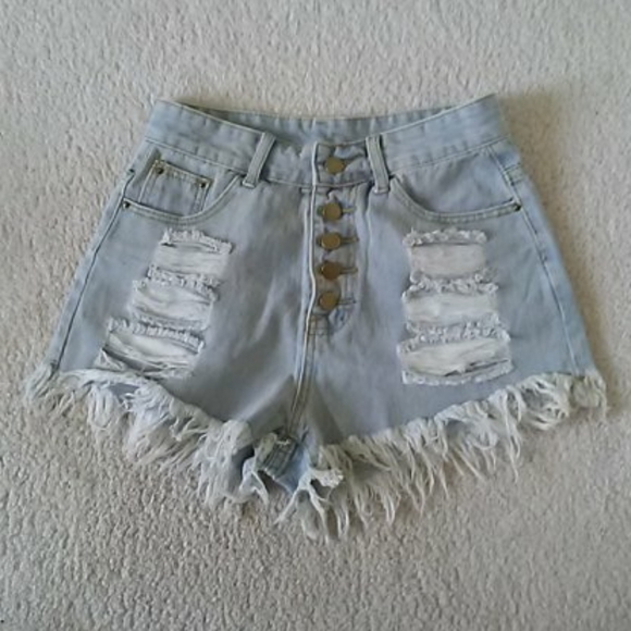 Button fly freyed denim shorts - Picture 1 of 3